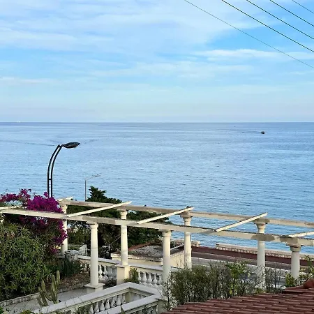 Peyronnet - Fabulous 2 Bedrooms - Sea View - 2min Away מנטון