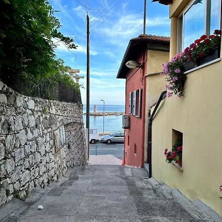 Peyronnet - Fabulous 2 Bedrooms - Sea View - 2min Away