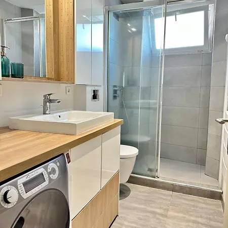 Apartmán Peyronnet - Fabulous 2 Bedrooms - Sea View - 2min Away